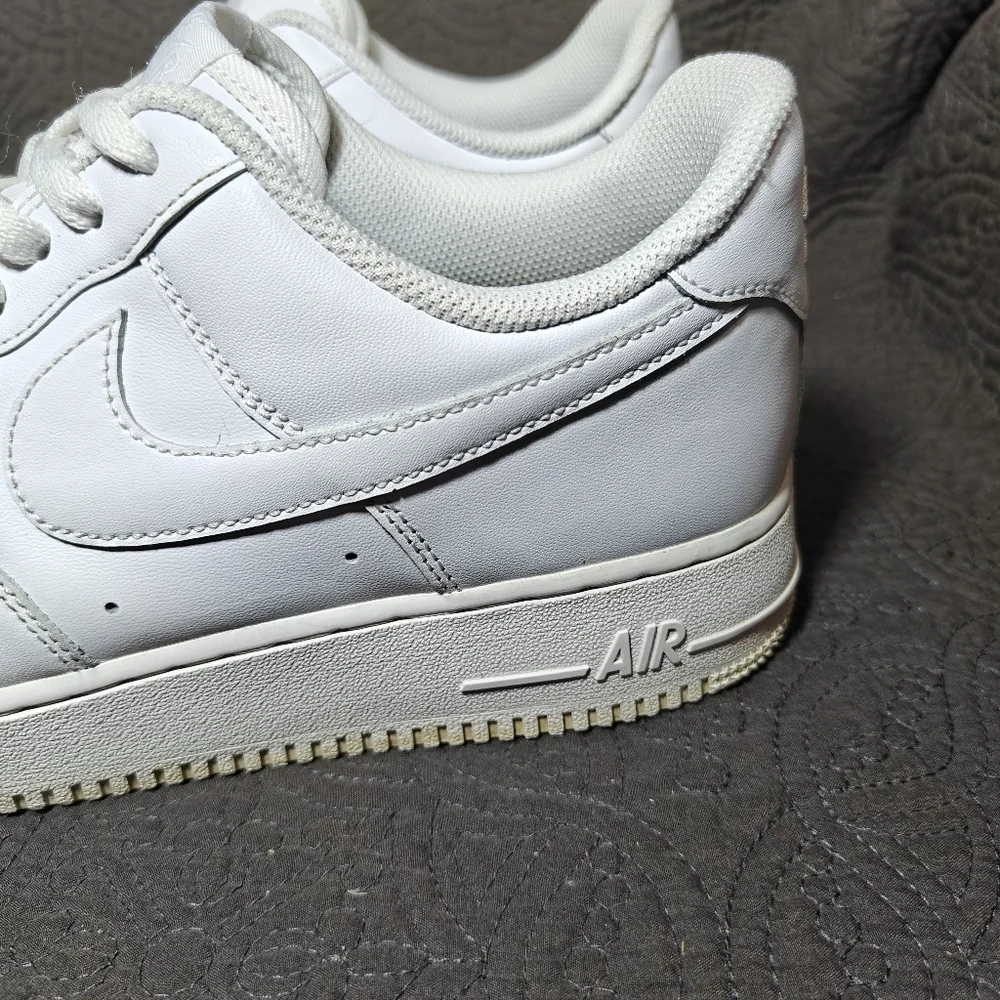 Nike Air Force 1 Low Top '07 Triple White Light Sneakers Men's Size 10